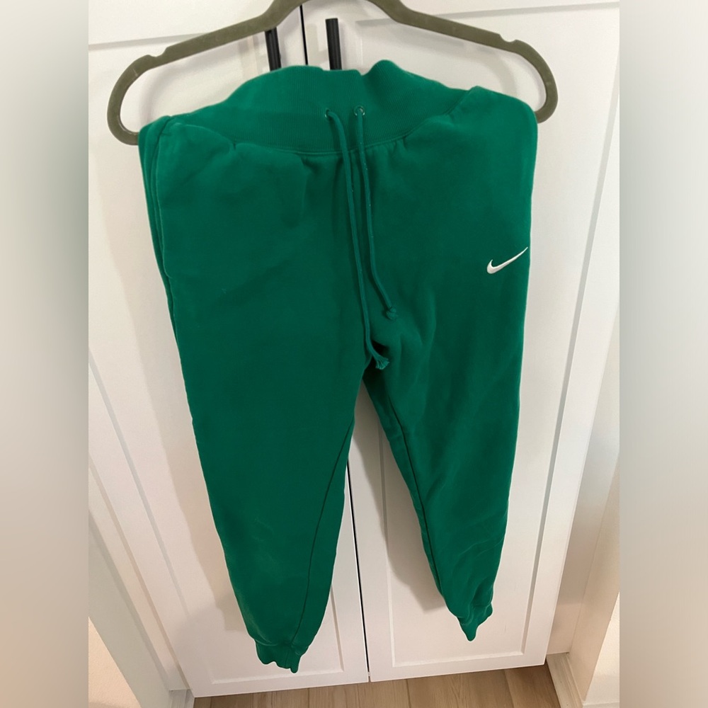 Nike sweatpants with matching top